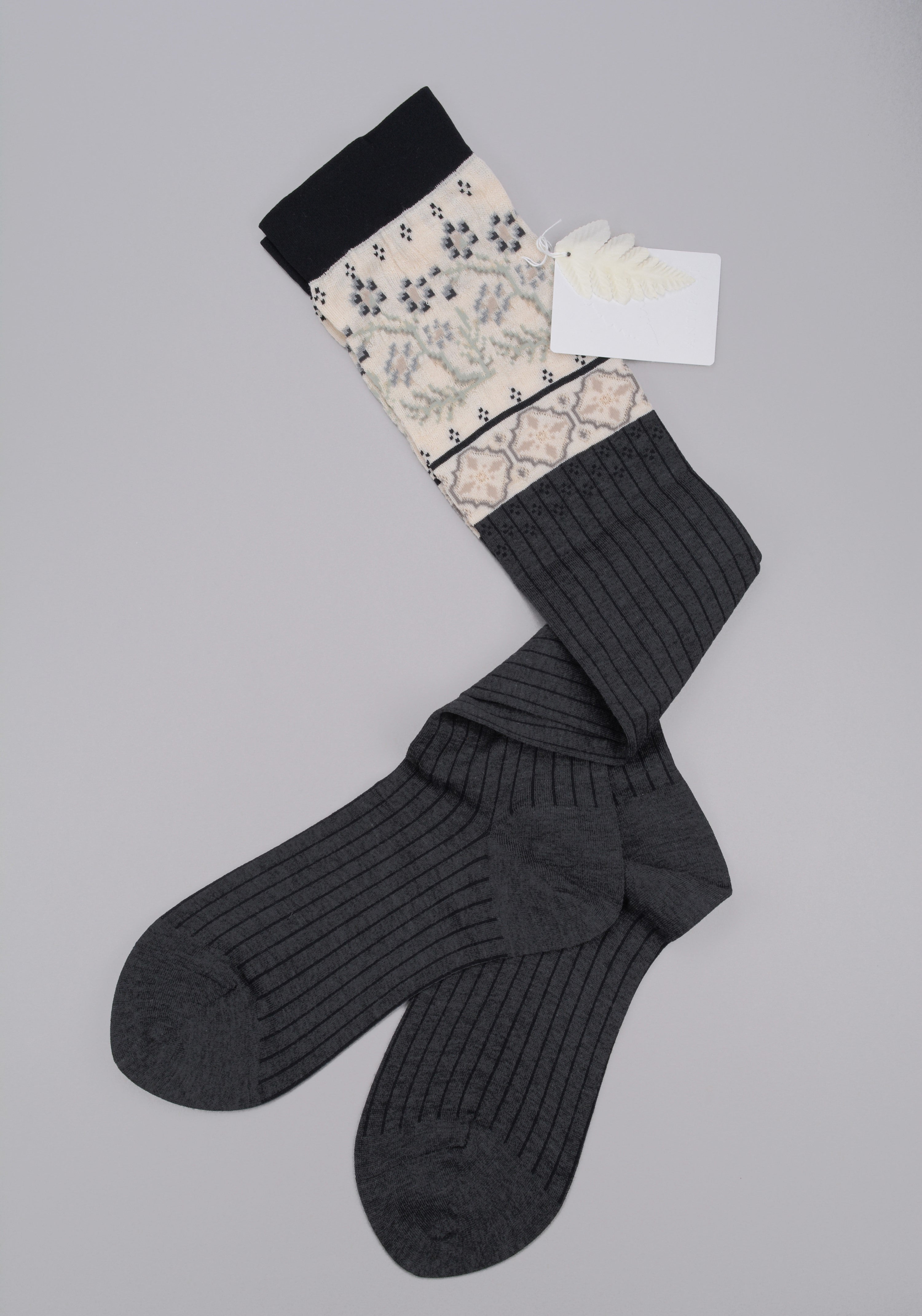 Antipast floral mosaiccotton wool knee sockcharcoal Mary Queen