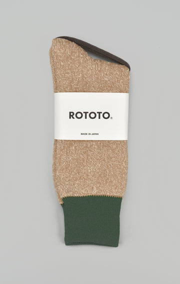 ROTOTO<p> double face crew socks<p> silk + cotton<p> beige + dark green