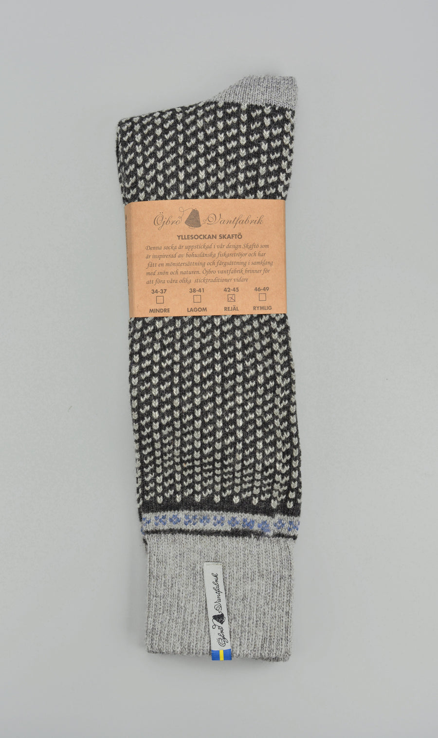 Ojbro<p>skafto sot<p>wool long sock<p>dark grey + ivory